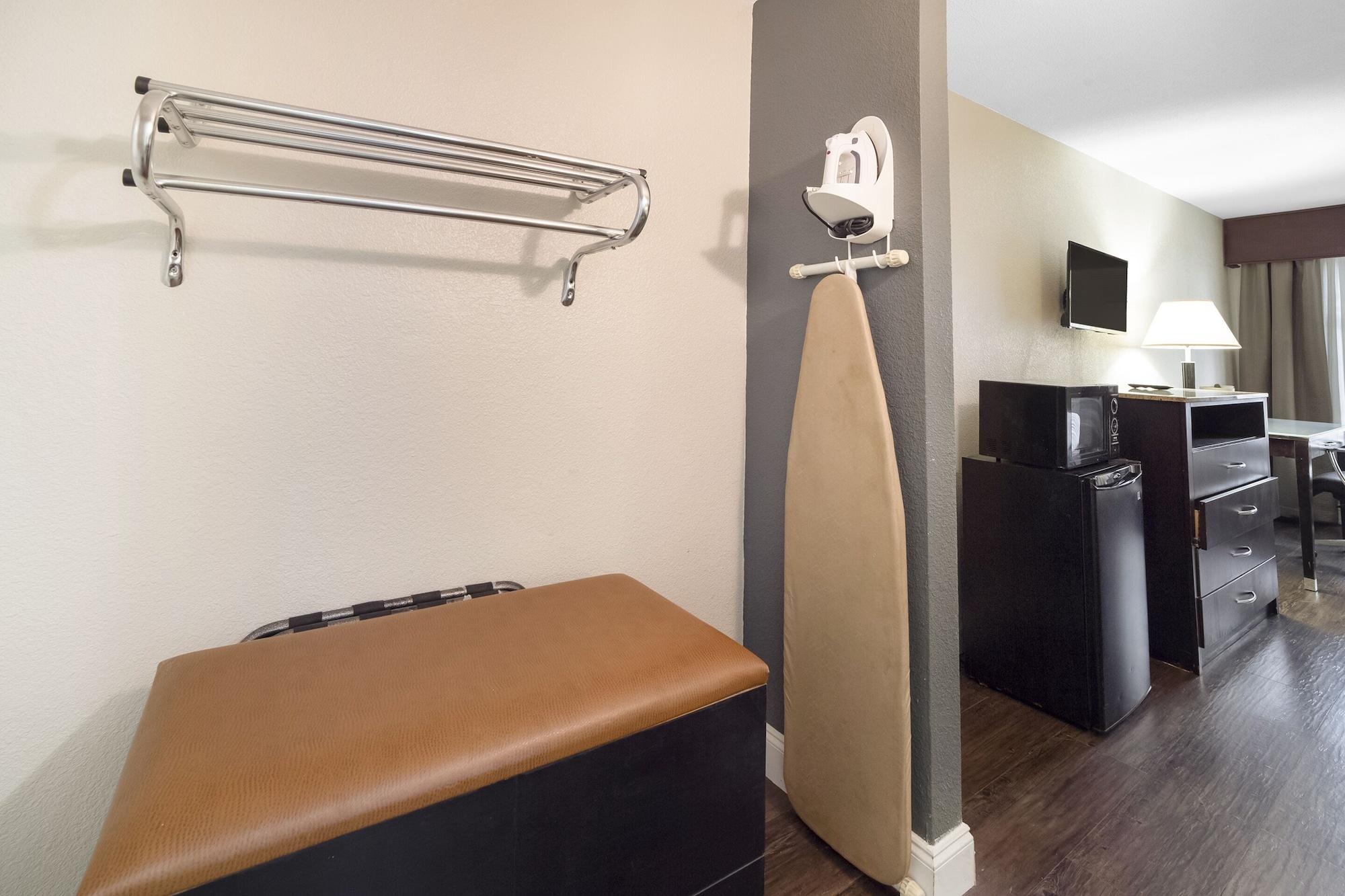 Econo Lodge Inn And Suites Dentsville Zewnętrze zdjęcie